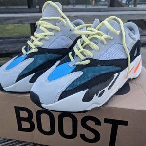 Yezzy Wave Runner 700